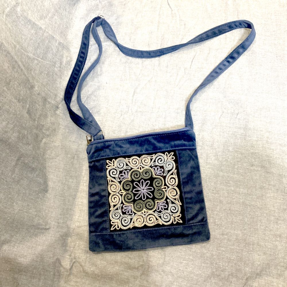 PETIT SAC ELEGANT (KAZAKHSTAN) - KAZ3 - B