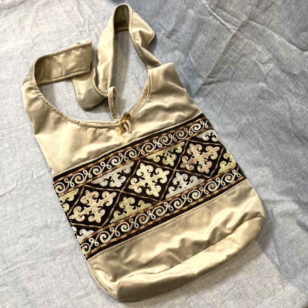 SAC PENDANT BANDOULIERE  (KAZAKHSTAN) ) -  KAZ2 - B